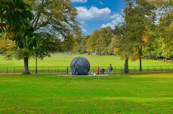 The Mall by John Hutton